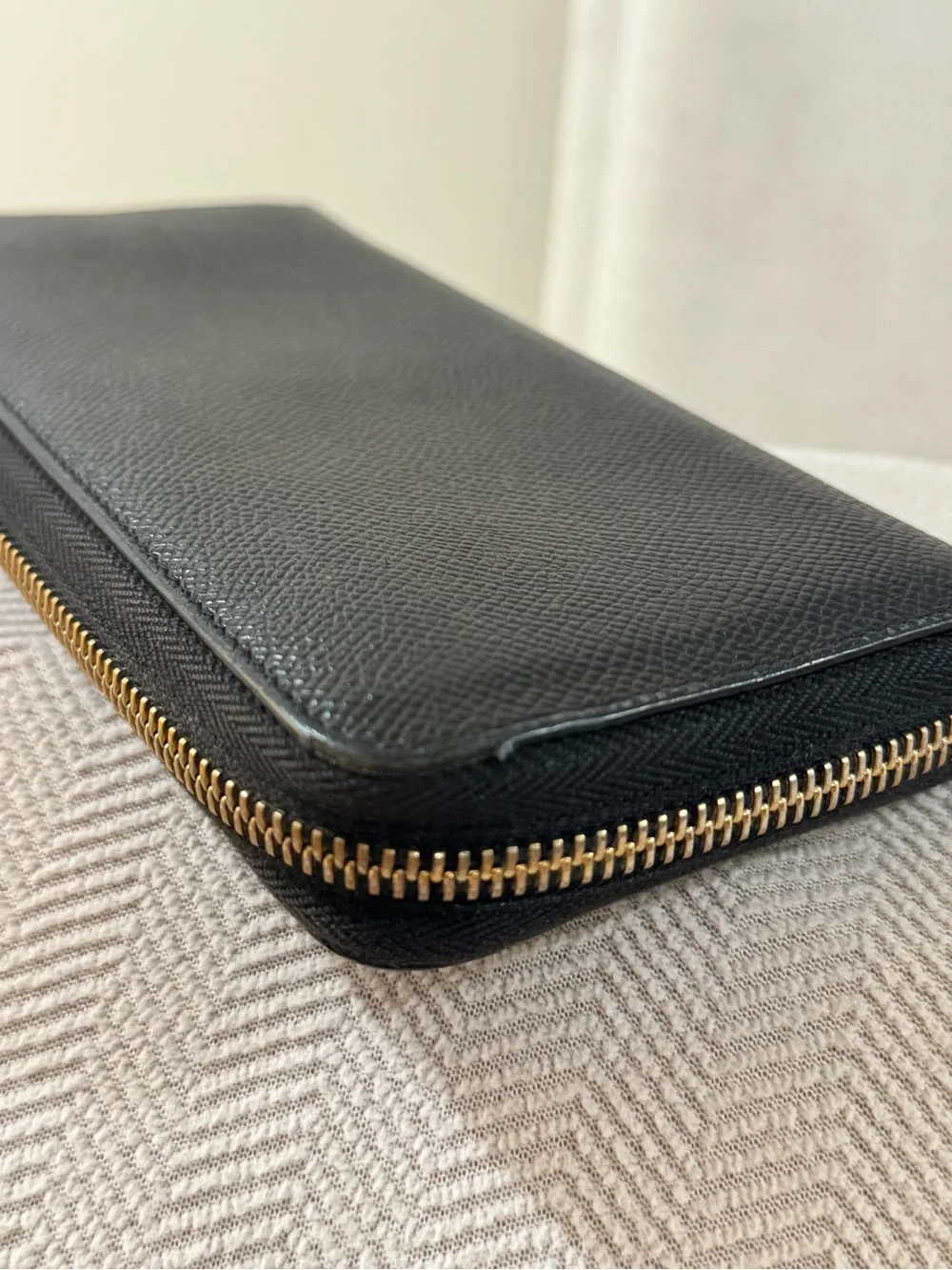 Dior 30 Montaigne Voyageur long wallet black authentic